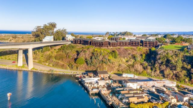 Harbor Lite Lodge