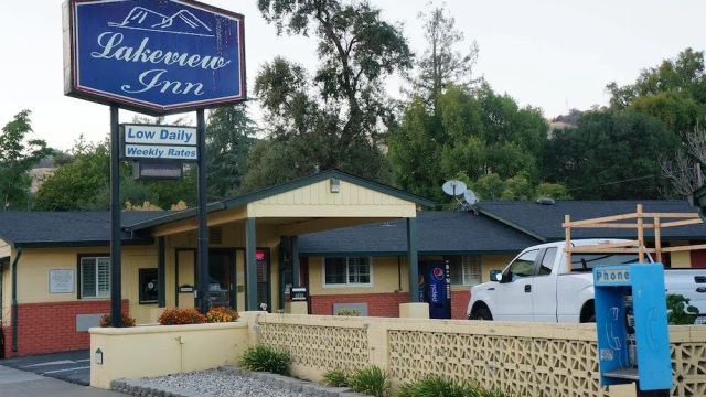 Lakeview Inn
