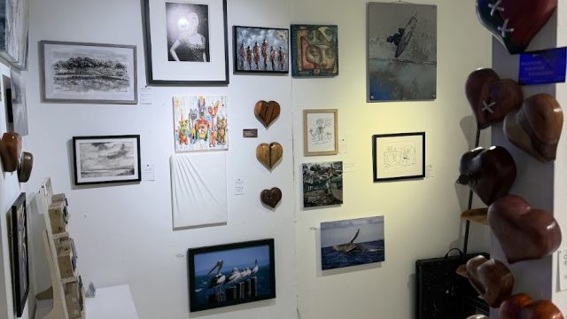 Las Laguna Art Gallery