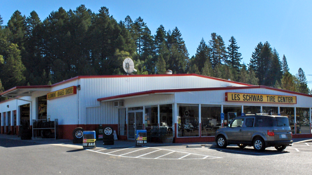 Les Schwab Tire Center