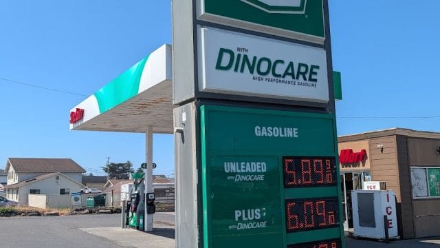 Sinclair Gas Station
