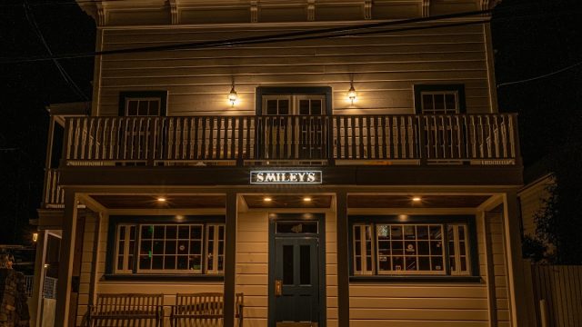 Smiley’s Saloon, Hotel & Kitchen