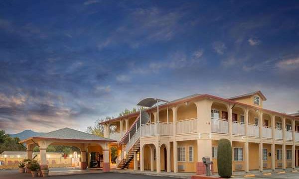 Super 8 by Wyndham Upper Lake