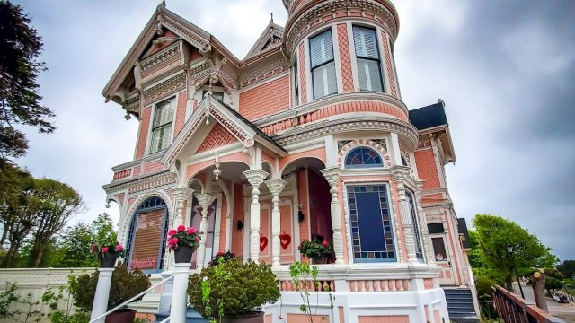 The Pinc Lady Mansion